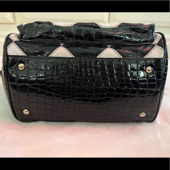 Authentic MCM Checkered Patent Leather Shoulder Bag - Picture 7 of 13